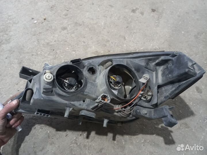 Фара правая Nissan Primera P12 (2002-2008)