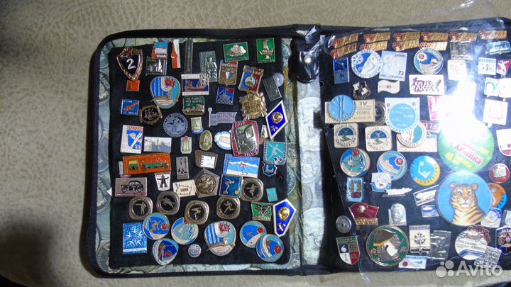 Альбом со значками СССР