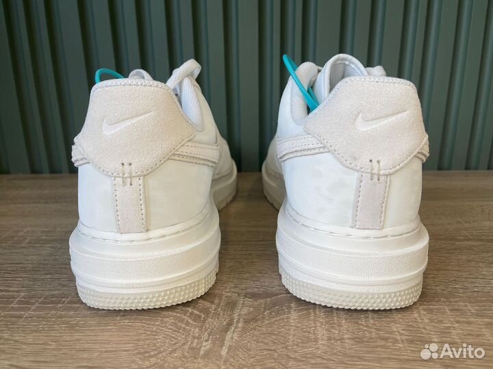 Кроссовки Nike Air Force 1 Luxe Summit White