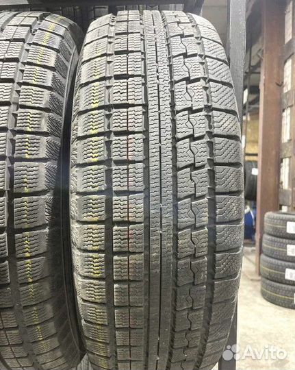 Toyo Winter Tranpath MK4a 215/65 R17 98W