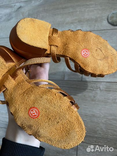 Туфли деткие для танцев