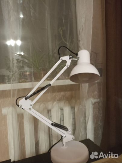 Лампа настольная для маникюра