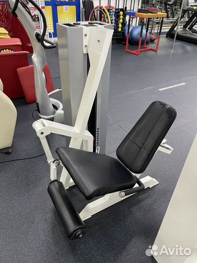 Тренажер разгибание ног сидя