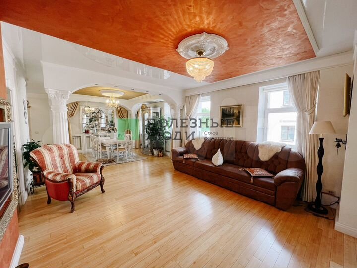 3-к. квартира, 118,8 м², 1/4 эт.