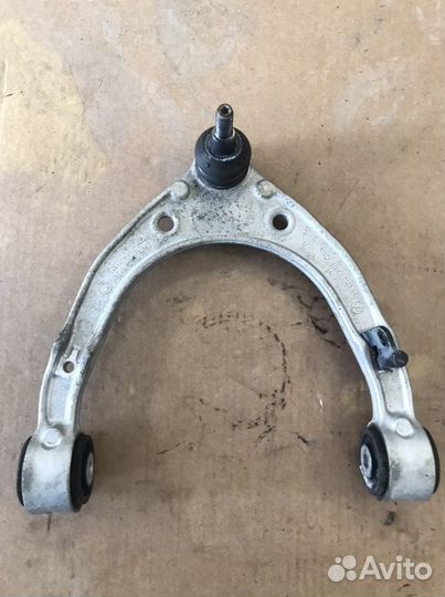 Рычаг верхний передний правый Порше Кайен 958(1281