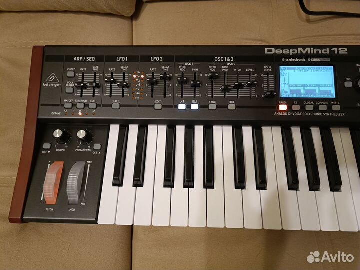 Синтезатор Behringer Deepmind 12