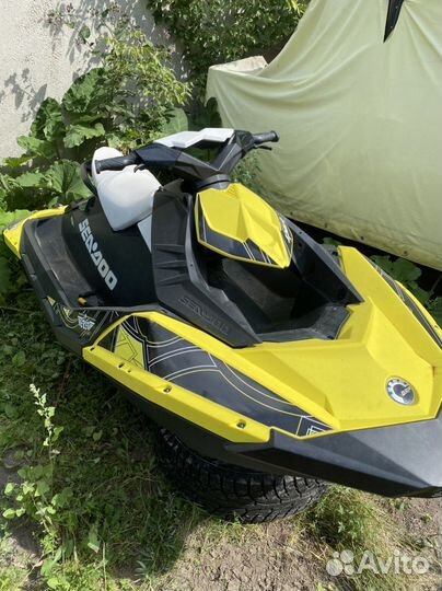 Sea doo spark 900 ace 2 up
