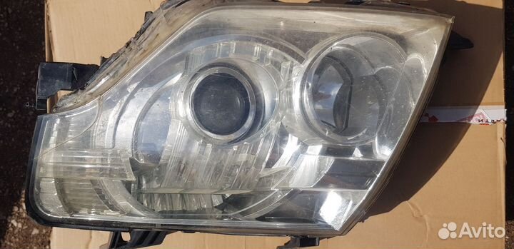 Фара mitsubishi pajero 4