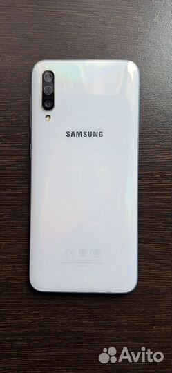 Samsung Galaxy A50, 4/64 ГБ