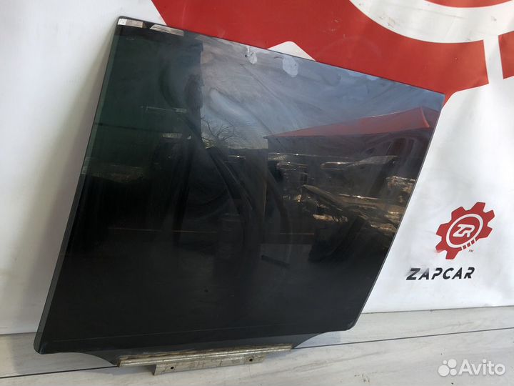 Lexus GX470 Стекло заднее
