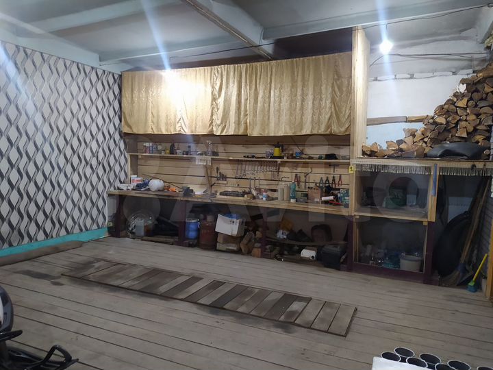 Гараж, > 30 м²