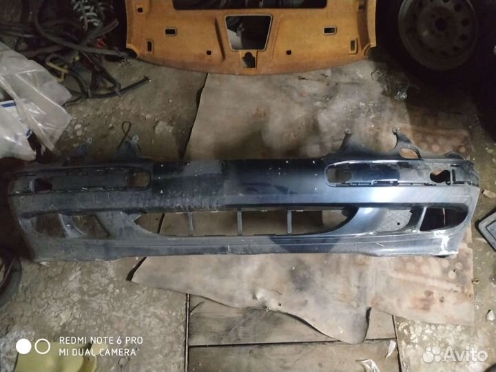 Передний бампер Мерседес 210