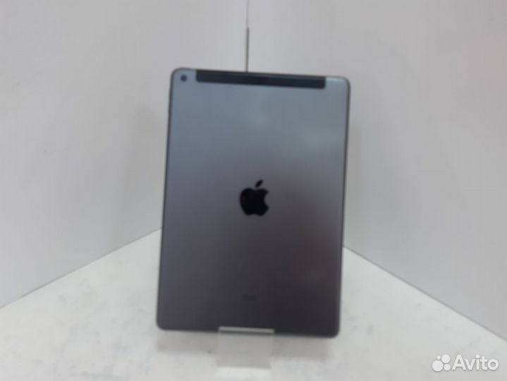Планшет с SIM-картой Apple iPad (2021) Wi-Fi + Cel