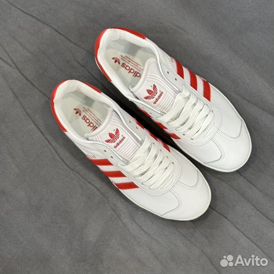 Кроссовки Adidas