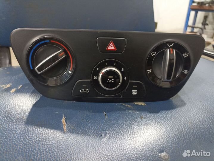 Блок управления печкой Hyundai Solaris 2 17-20г