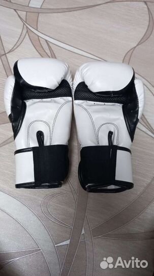 Боксерские перчатки