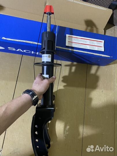 Амортизатор VW Touareg, перед правый. Sachs