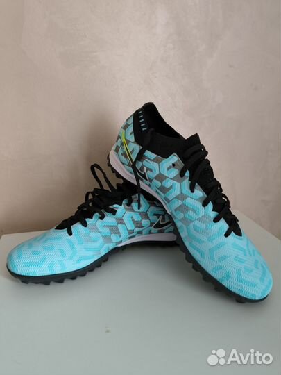 Продам футбольные сороконожки