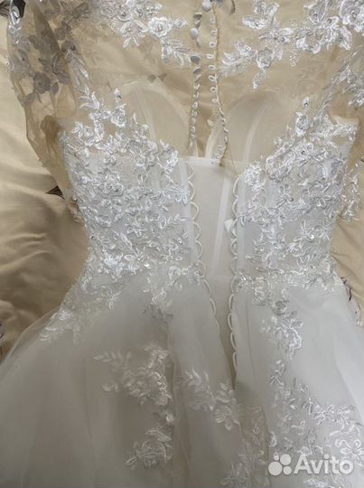 Свадебное платье