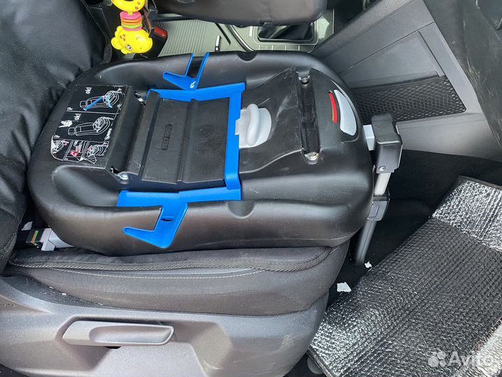 Автолюлька Karwala Carlo и база isofix