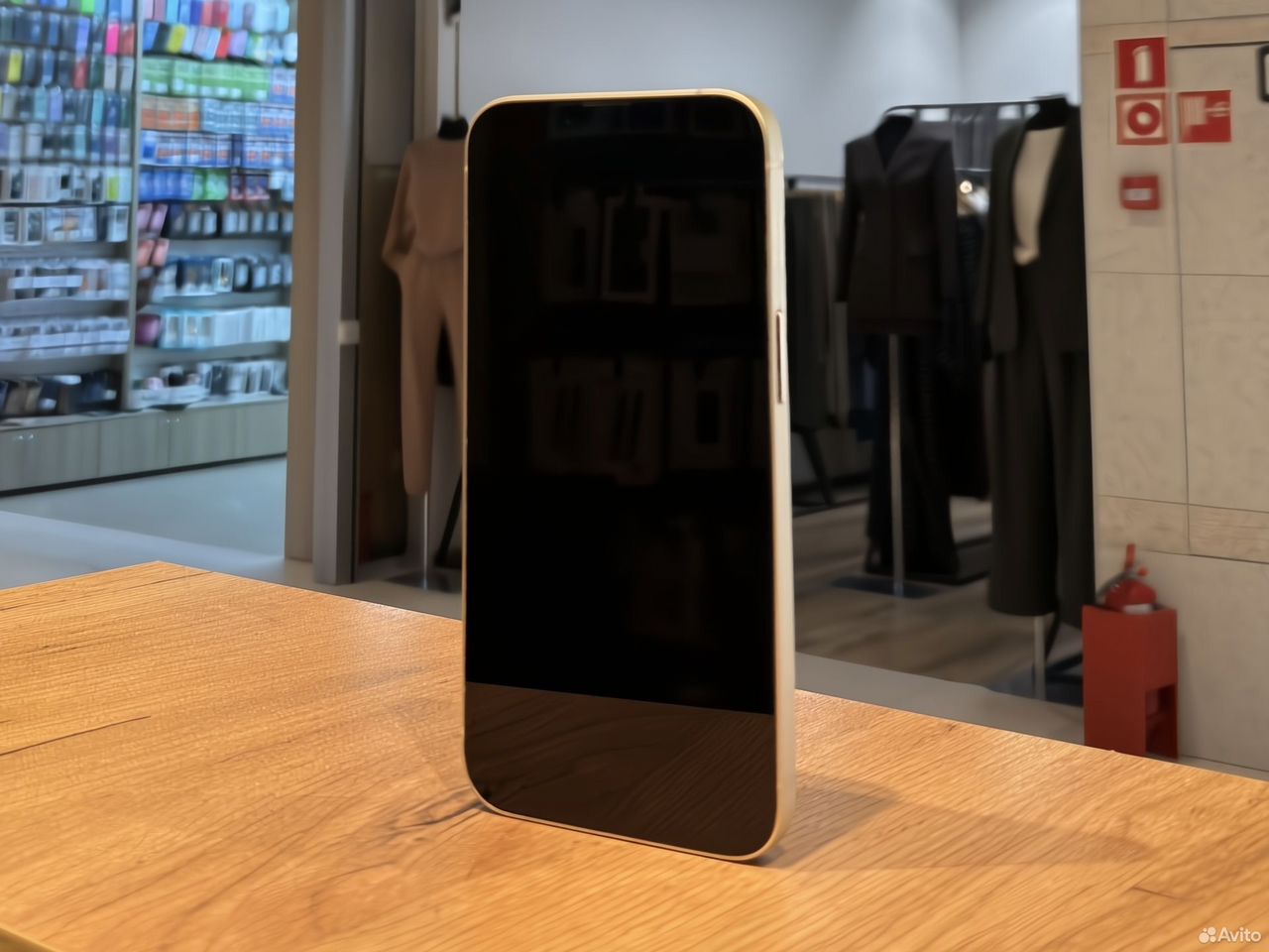 iPhone 13, 256 ГБ, SIM + eSIM