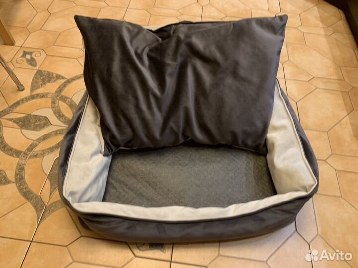 Лежанка для собаки из дорогих материалов