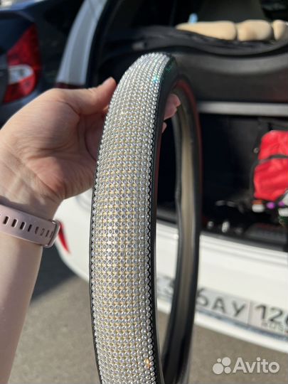 Оплетка на руль со стразами