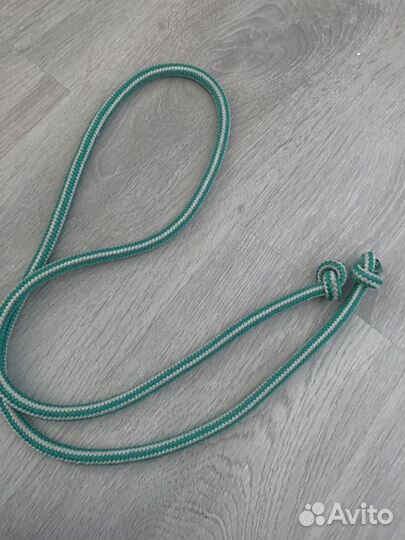 Гимнастическая скакалка