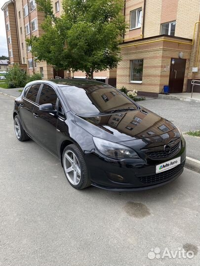 Opel Astra 1.6 AT, 2010, 220 000 км