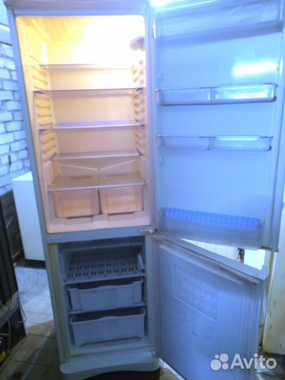 Холодильник indesit.Доставка