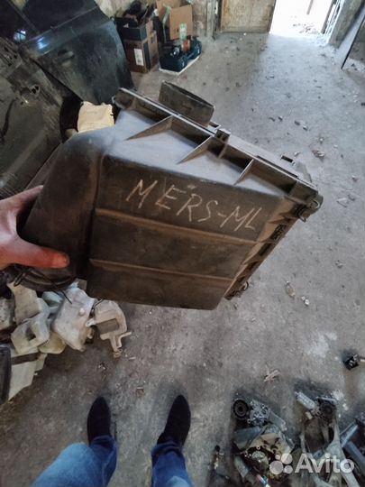 Корпус воздушного фильтра mercedes ml