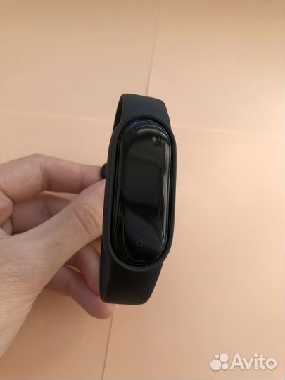 Фитнес браслет Xiaomi Mi Smart Band 5 в упаковке