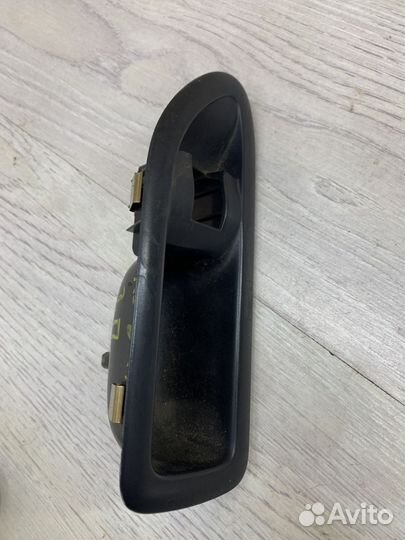 Накладка оправа Кнопки стеклоподъемника Renault la