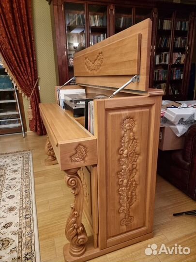 Тумба для проигрывателя виниловых пластинок