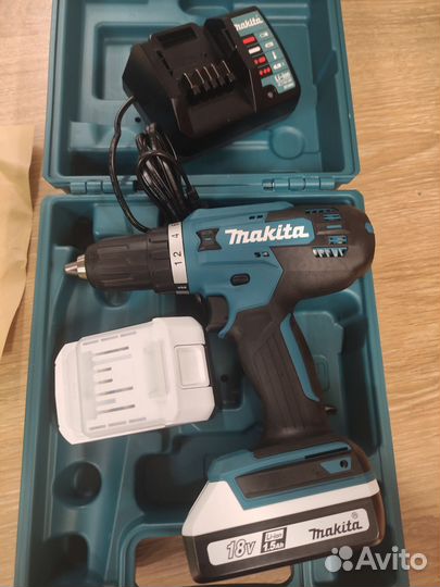 Шуруповерт аккумуляторный Makita DF488DWE