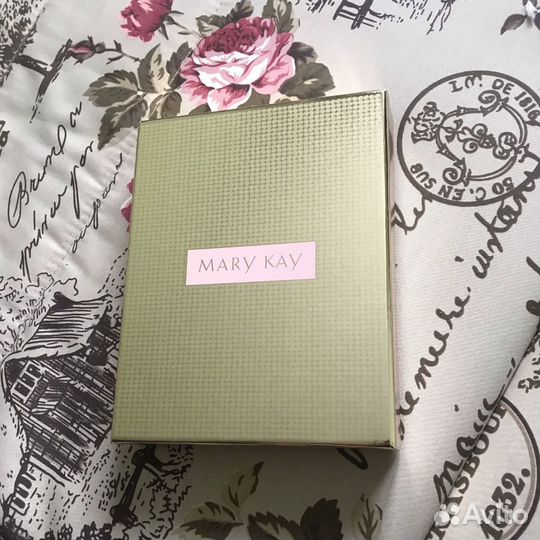 Юбилейный н-р женских ар-в Mary Kay+аромошарм 12 г