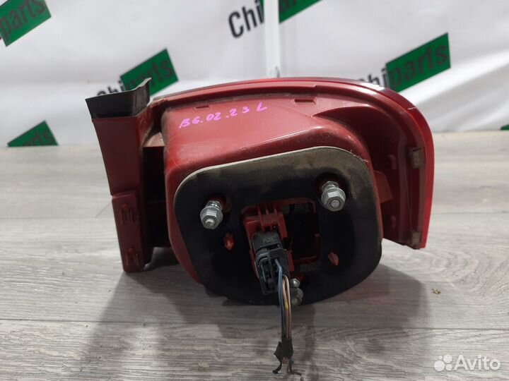 Задний левый фонарь для Volkswagen Passat B6