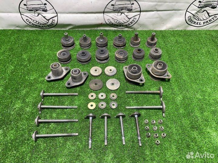 Подушка кузова Toyota Land Cruiser Cygnus UZJ100