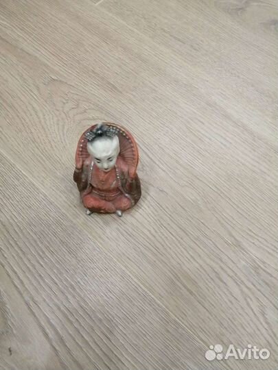 Ракушка, кубики, камни галки, пепельница