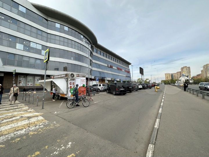 Торговая площадь для нто рядом с ТЦ, 12 м²