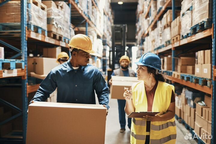 Работник склада