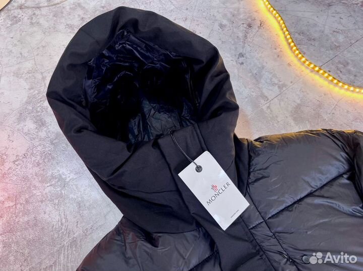 Зимние куртки Moncler