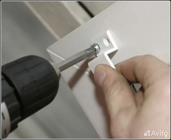 Мастер по ремонту пластиковых окон и дверей