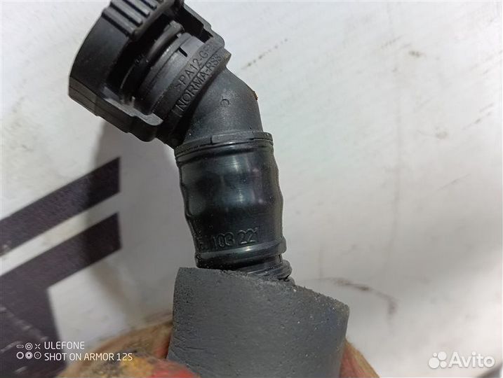 Патрубок вентиляции картера Skoda Octavia A5 1.8