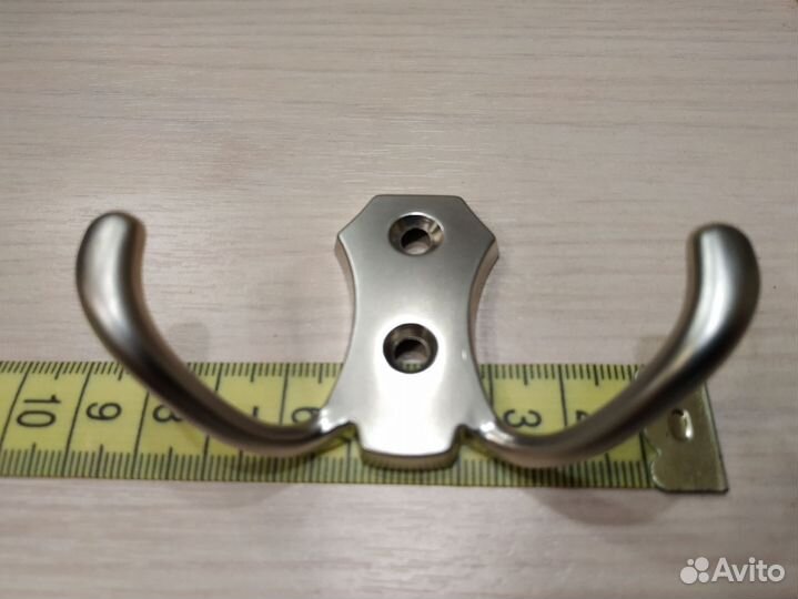 Мебельный крючок двухрожковый, матовый никель