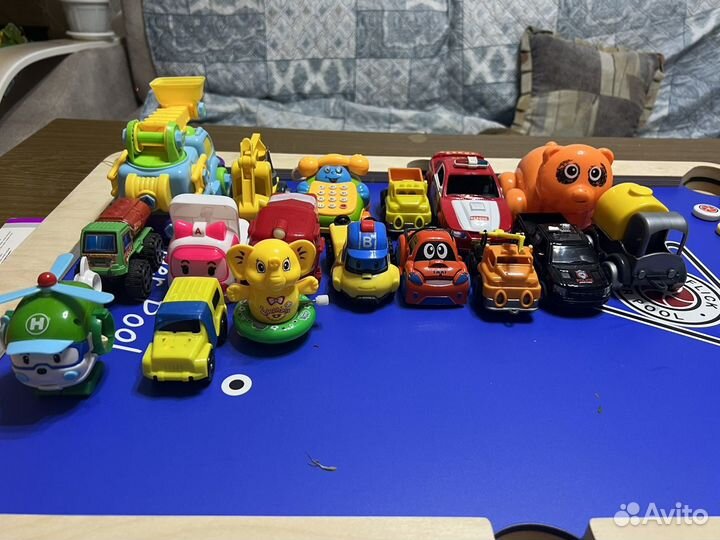 Детские игрушки пакетом и саксофон