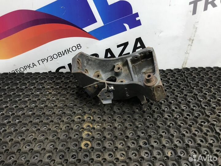 Кронштейн торсиона кабины правый Renault Premium