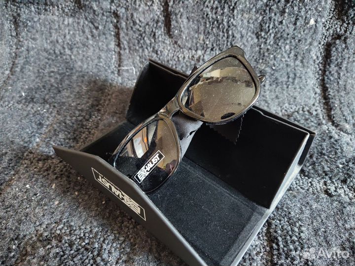 Солнцезащитные очки