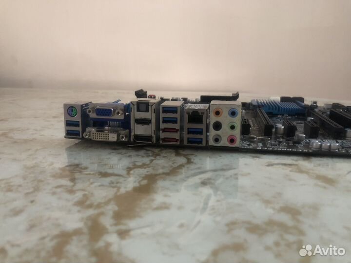 Материнская плата с процессором