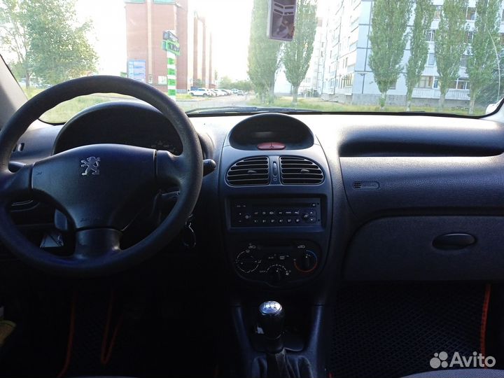 Peugeot 206 1.4 МТ, 2007, 200 000 км